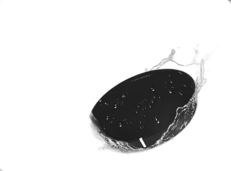 Dot negra rodeada de salpicaduras de agua